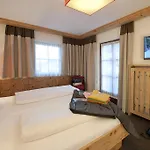 比尔瑞特酒店 4*
